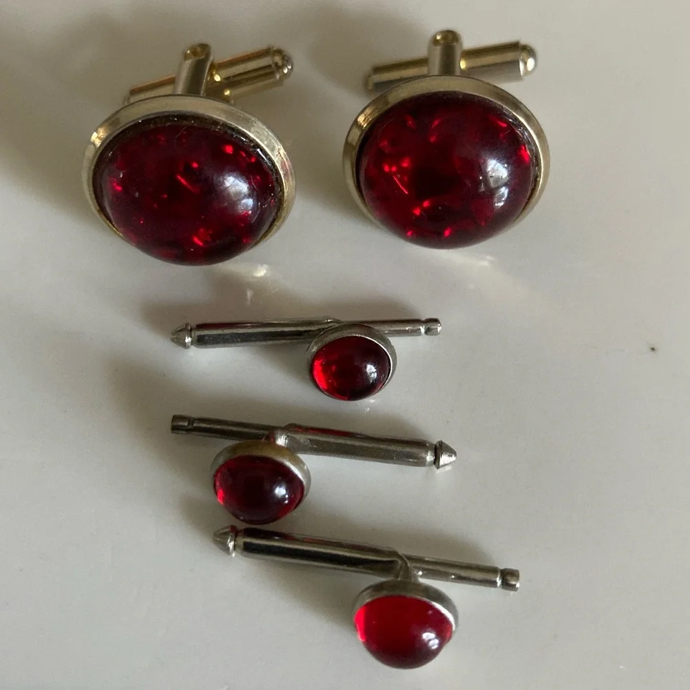 Vintage formalwear set featuring rich red Cumberland glass Cuff Links &-Studs